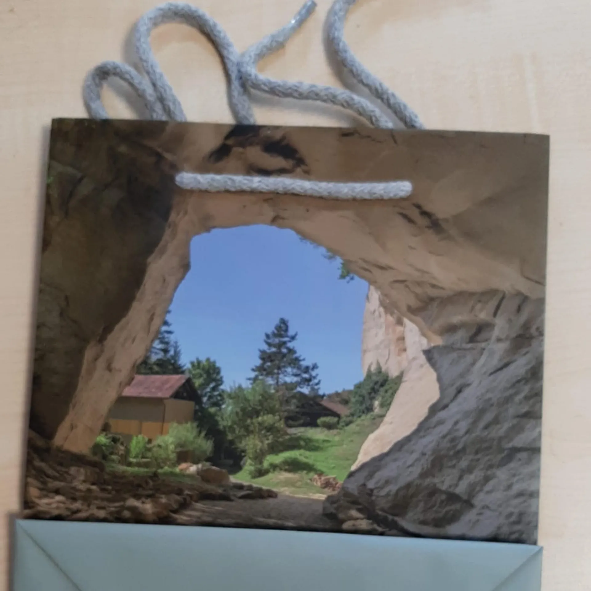Aion A Emma Kunz Shopping Bag